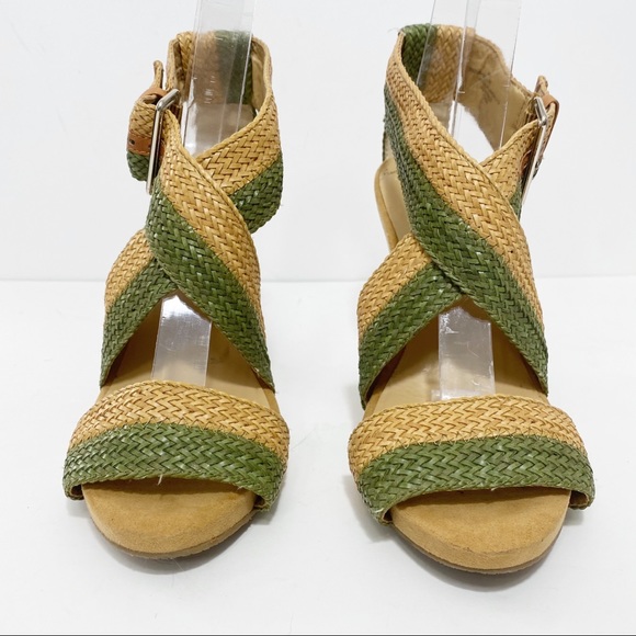 NINE WEST Basket Weave Heels, 7 - Picture 3 of 7